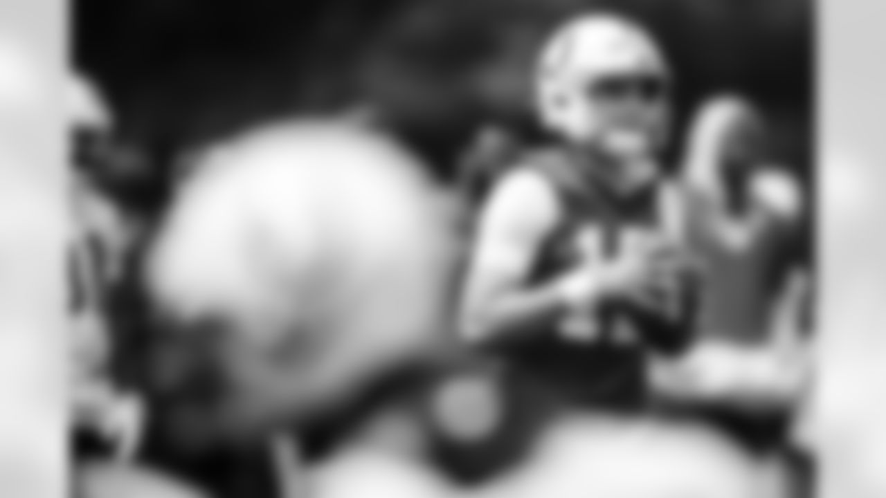 QB Riley Leonard #15