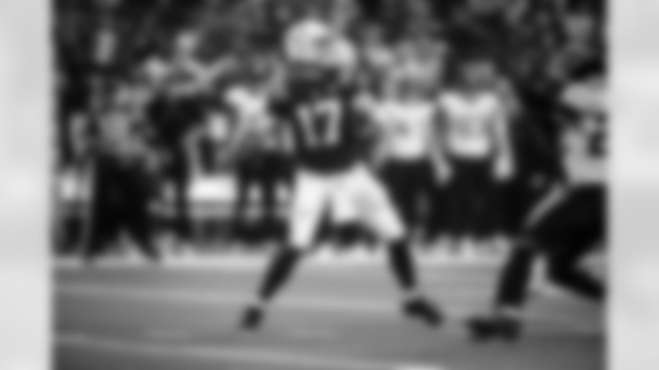 QB Philip Rivers #17