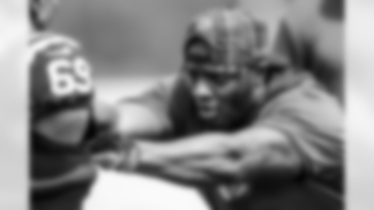 DE Samson Ebukam #52