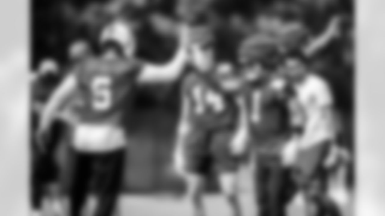 QB Anthony Richardson #5 and WR Josh Downs #1