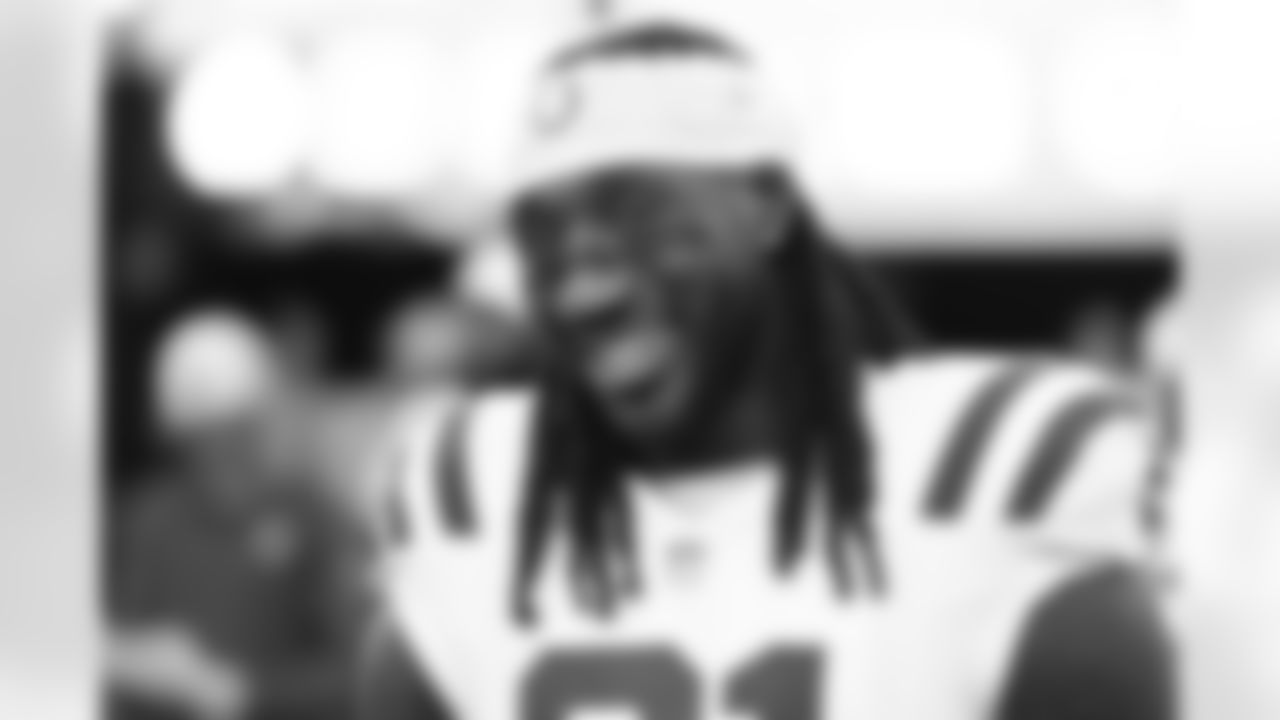 81 TE Mo Alie-Cox