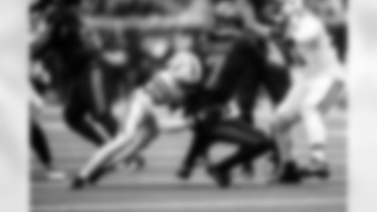 CB Kenny Moore II #23