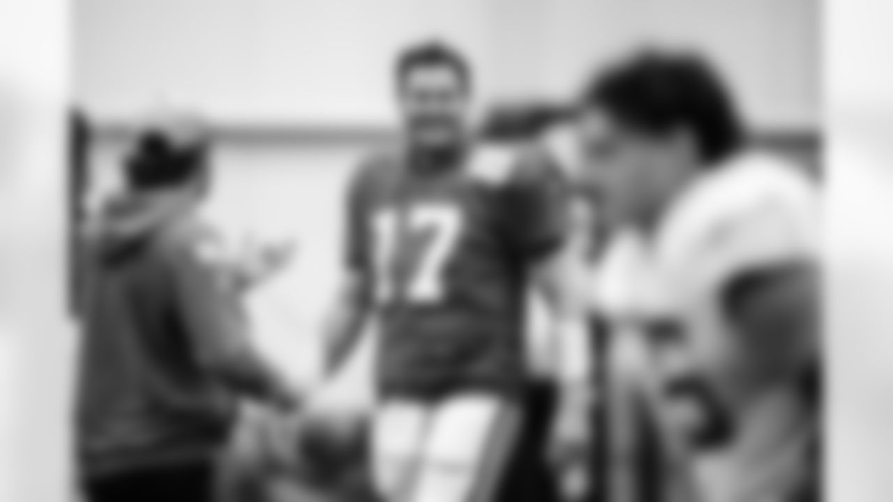 QB Philip Rivers #17