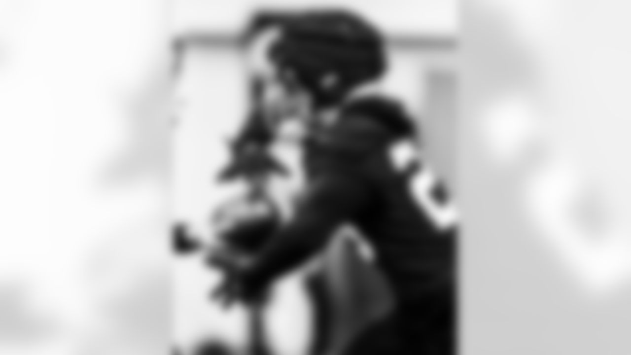 RB Jonathan Taylor #28