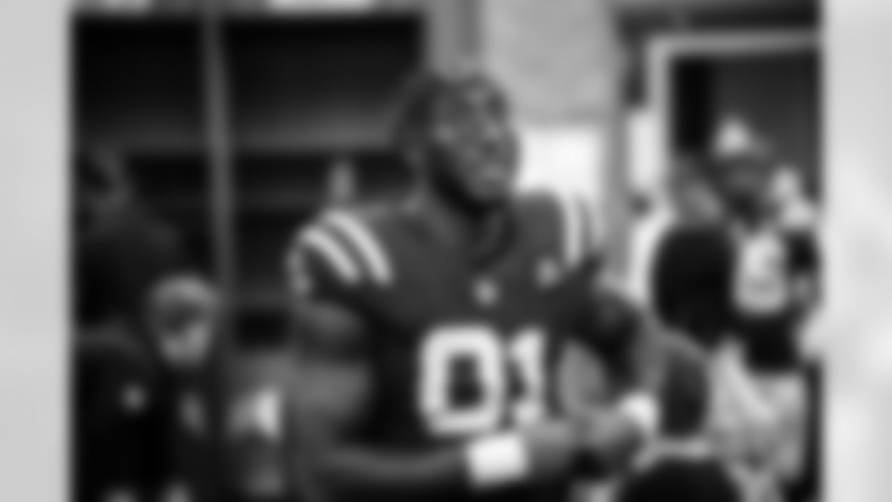 TE Mo Alie-Cox #81