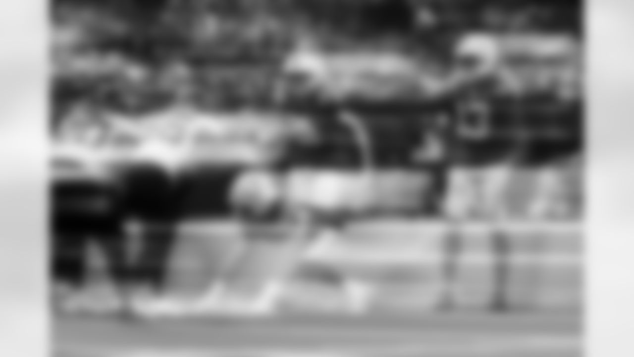 S Rodney Thomas II #25, TE Will Mallory #86 and WR Laquon Treadwell #13