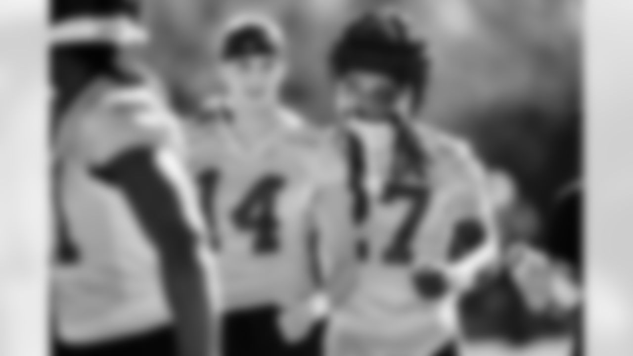 WR Alec Pierce #14 and RB Trey Sermon #27