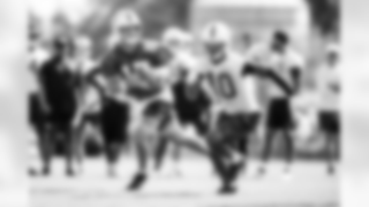 QB Daniel Jones #17 and WRAdonai Mitchell#10