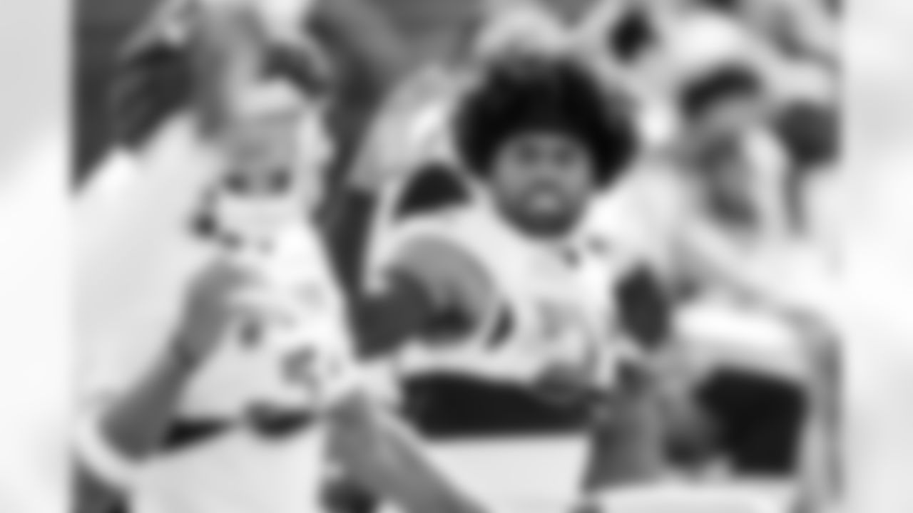 23 CB Kenny Moore II