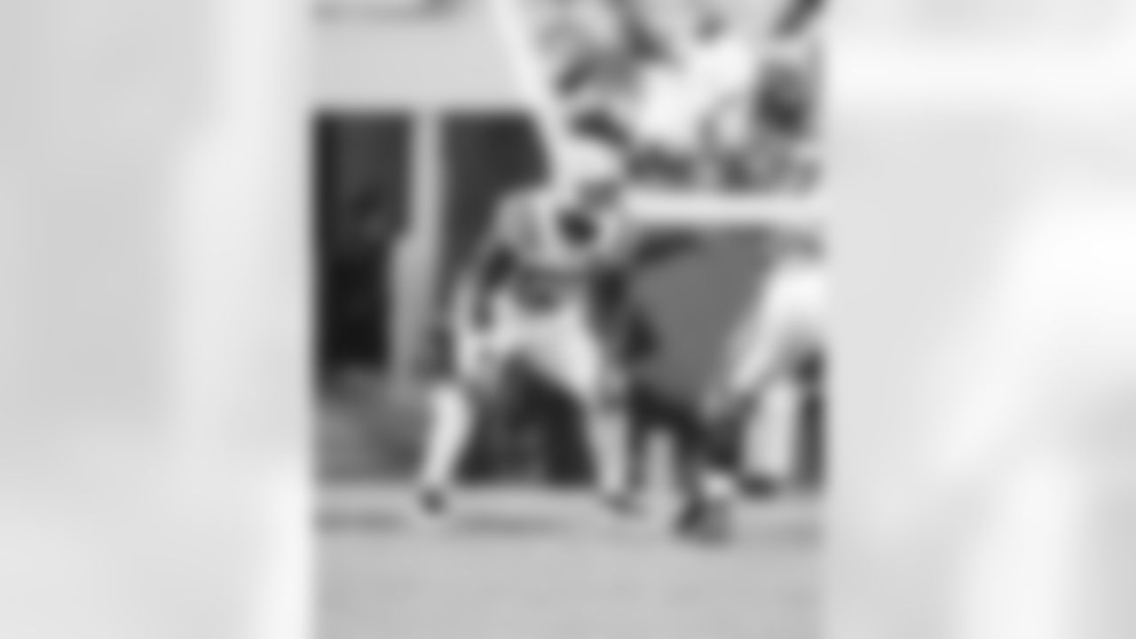 LB Germaine Pratt #53