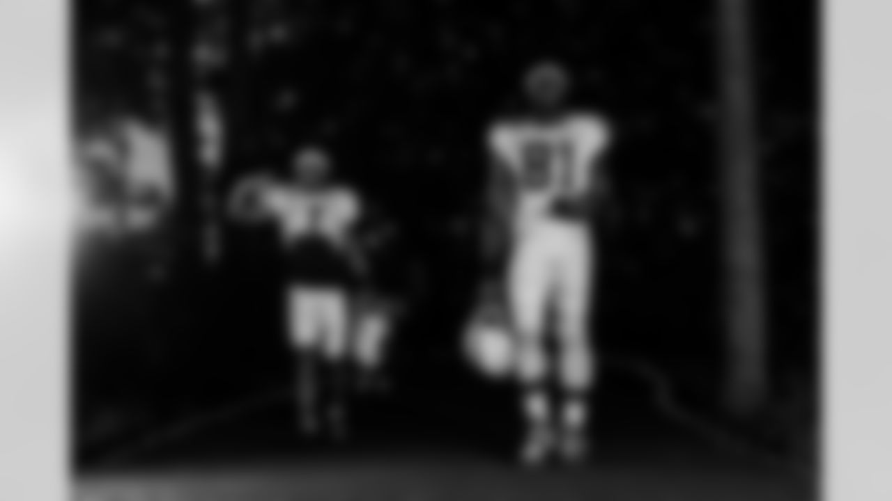 WR Josh Downs #1 and TE Mo Alie-Cox #81