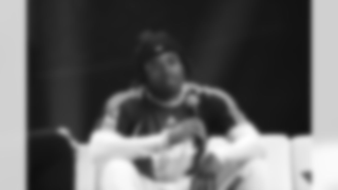 23 CB Kenny Moore II
