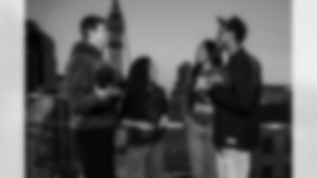 86 TE Will Mallory, 40 CB Jaylon Jones