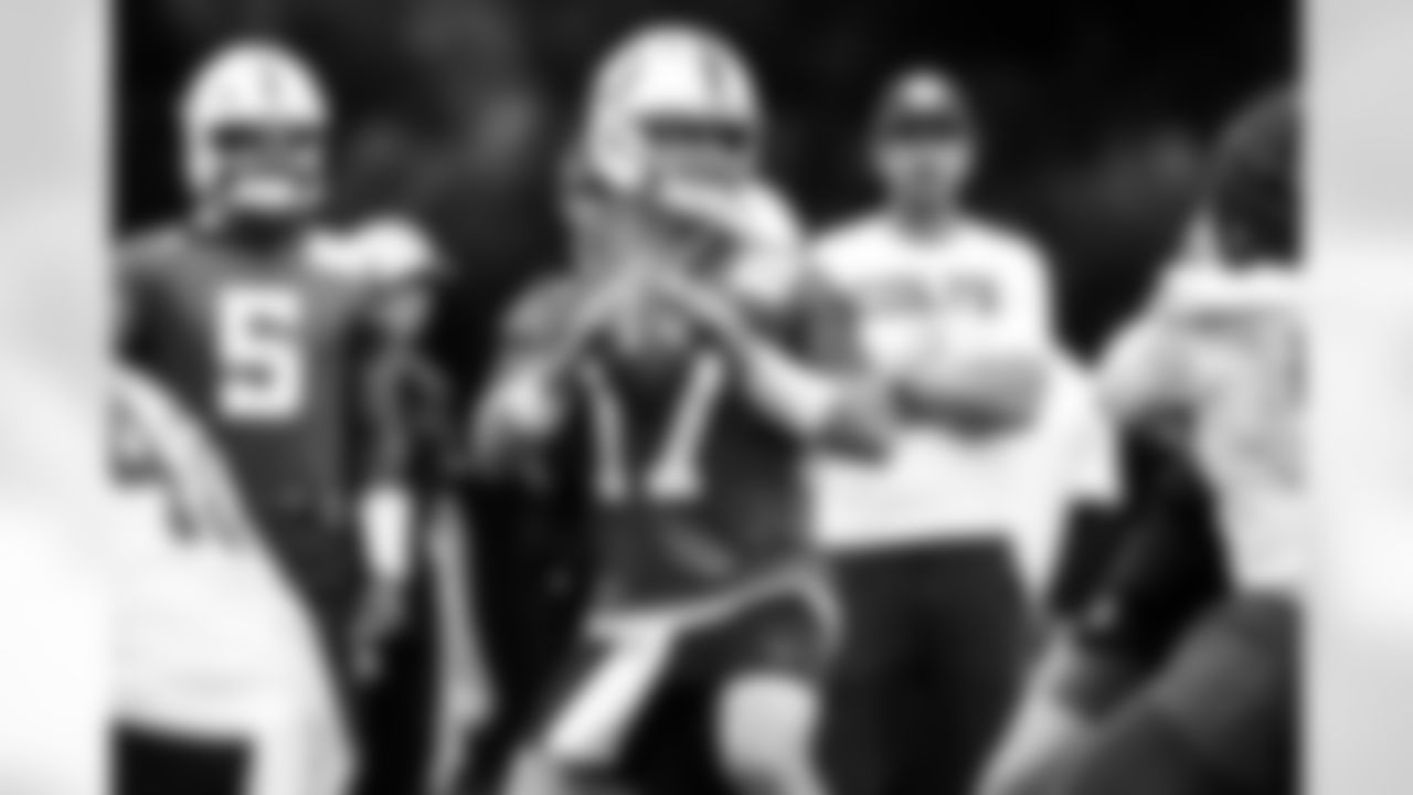 QB Daniel Jones #17