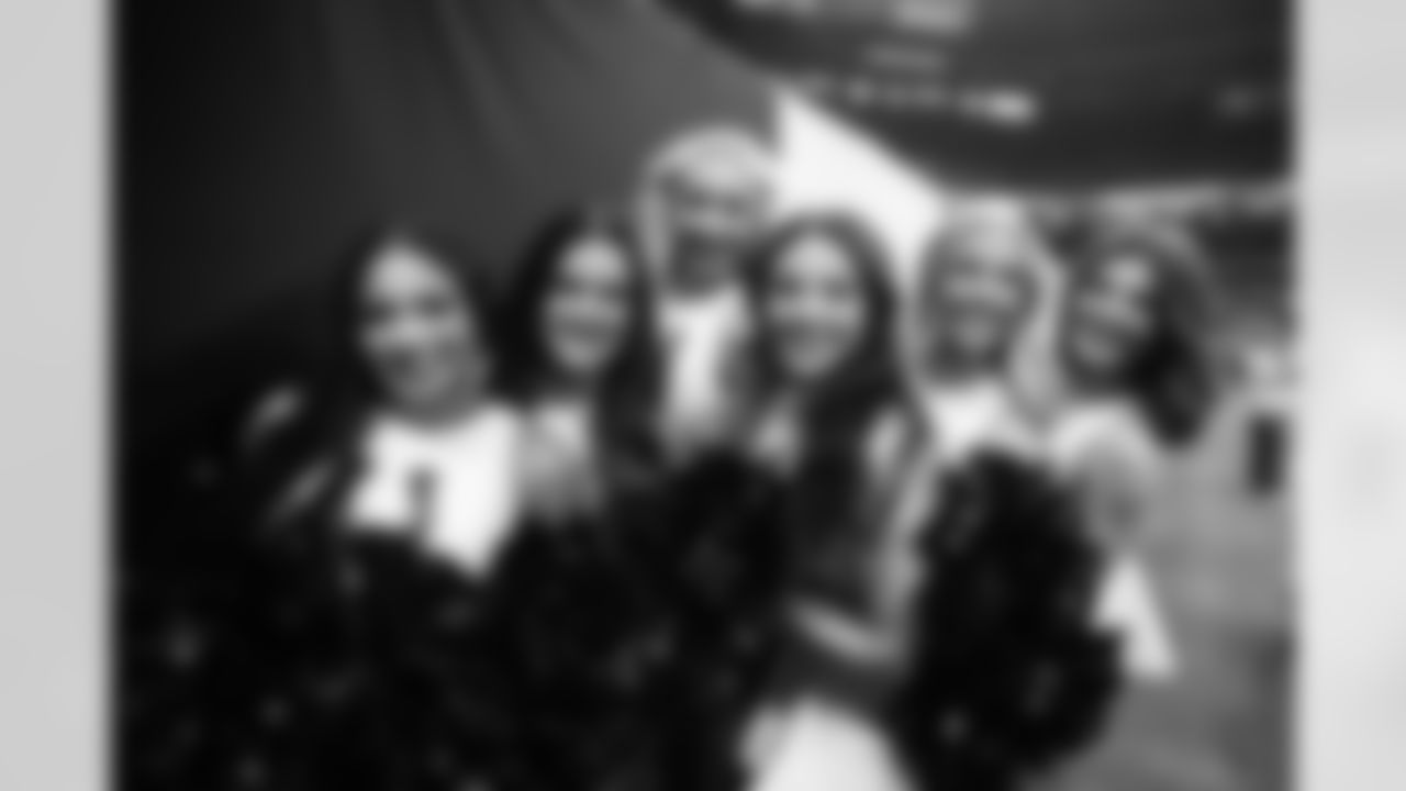 Cierra B., Sydney V., MacLaine F., Victoria V., Paighton D. and Whitney L.