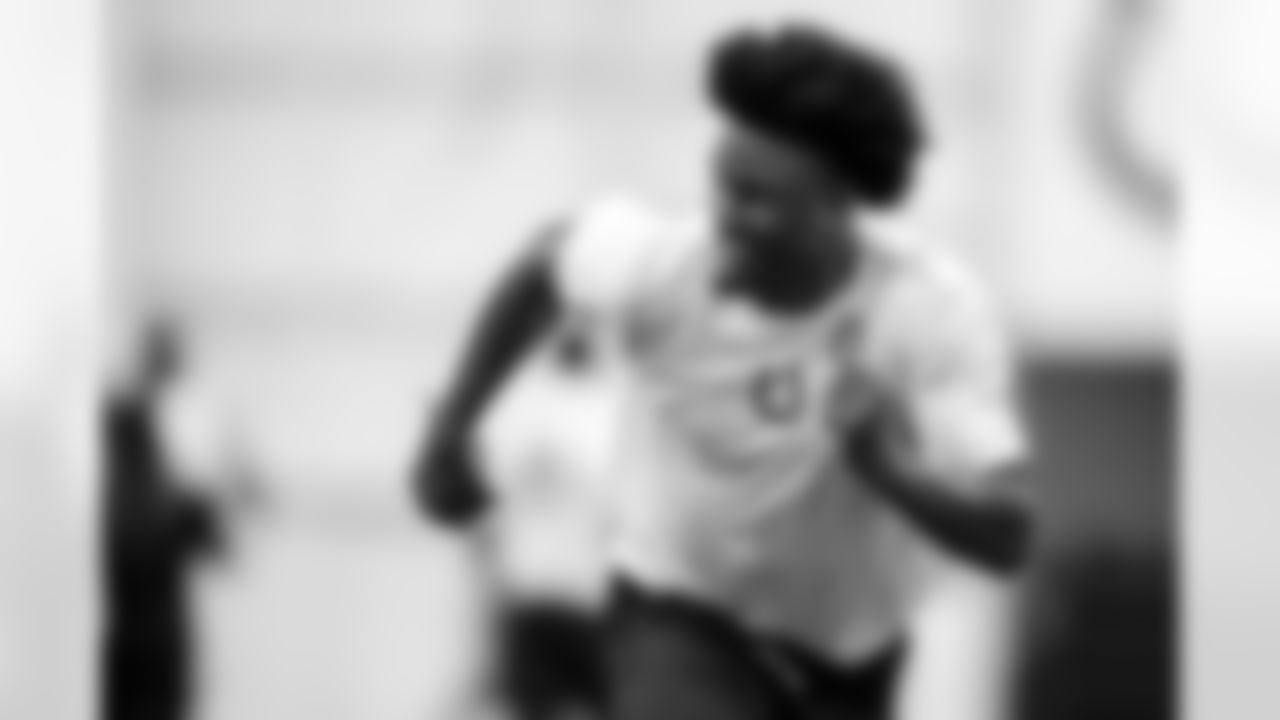 WR Adonai Mitchell #10