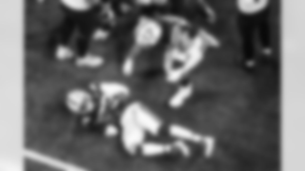 DE Samson Ebukam #52