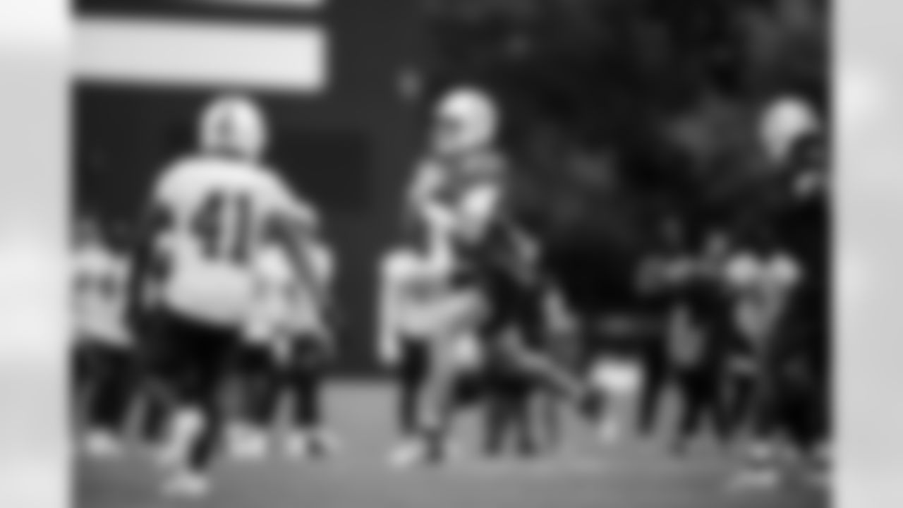QB Riley Leonard #15