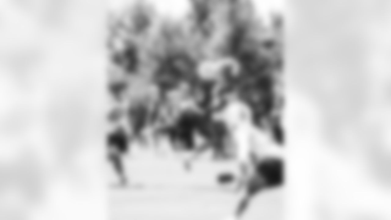 WR Adonai Mitchell #10