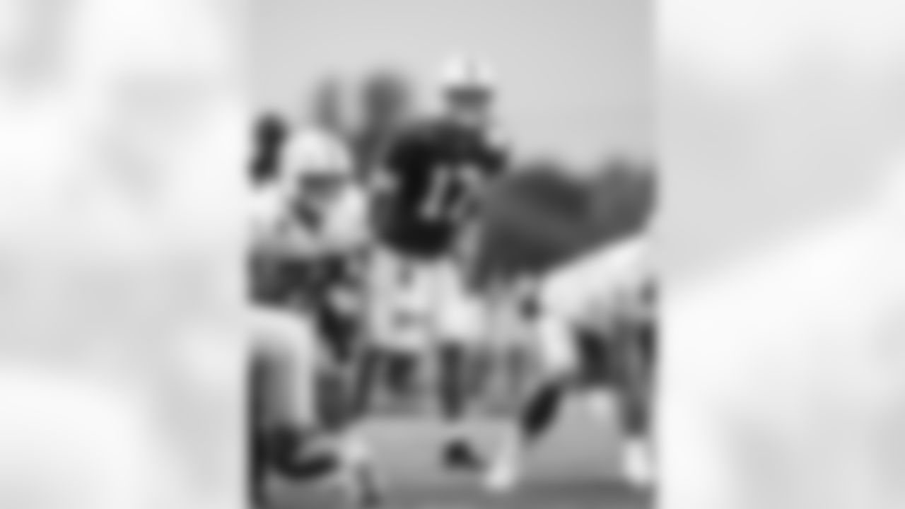QB Daniel Jones #17