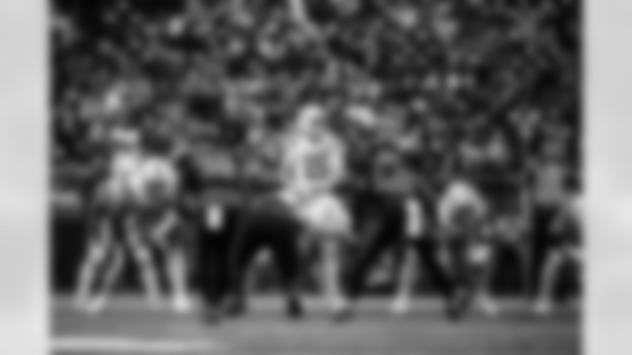 QB Riley Leonard #15