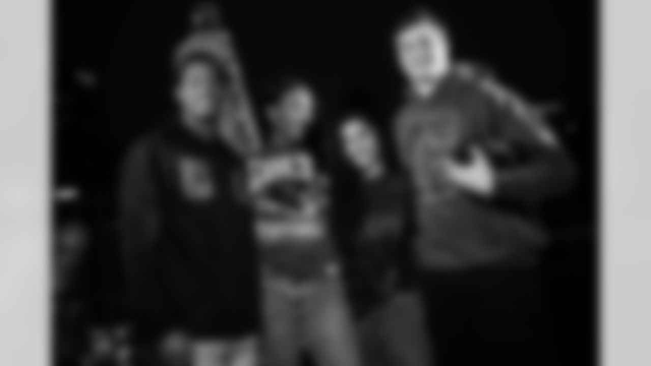 86 TE Will Mallory, 40 CB Jaylon Jones