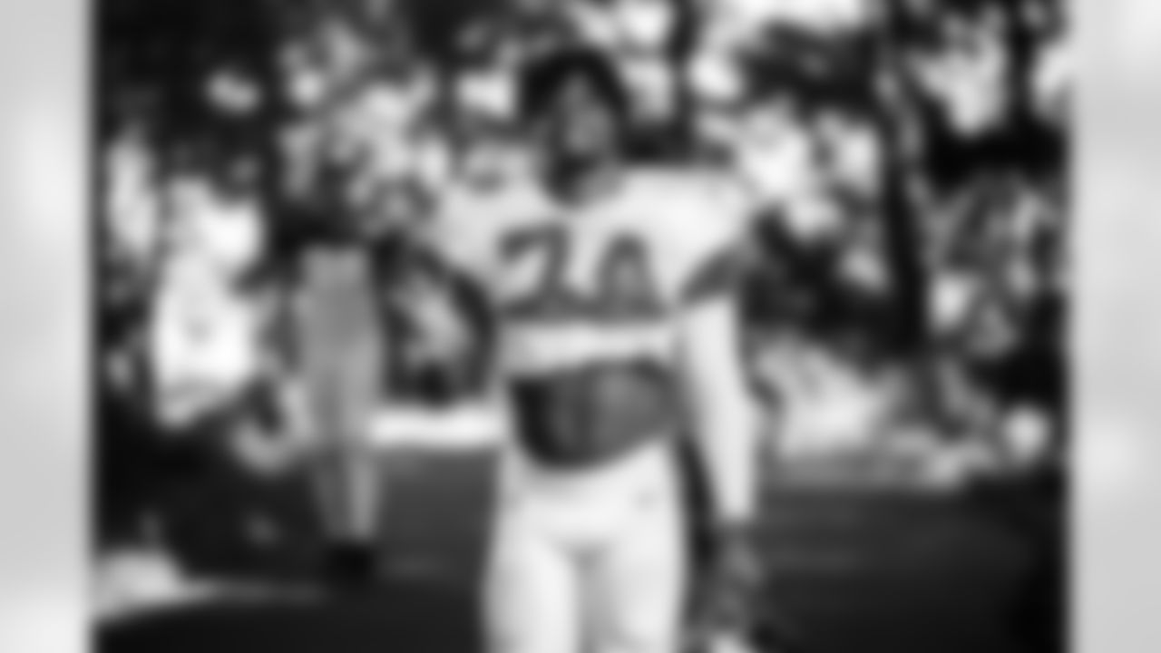 DE Durell Nchami #74