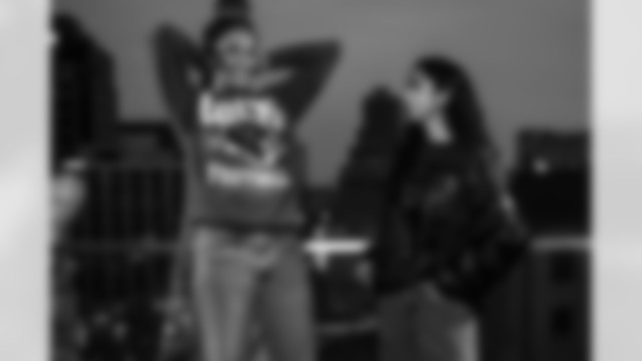 86 TE Will Mallory, 40 CB Jaylon Jones