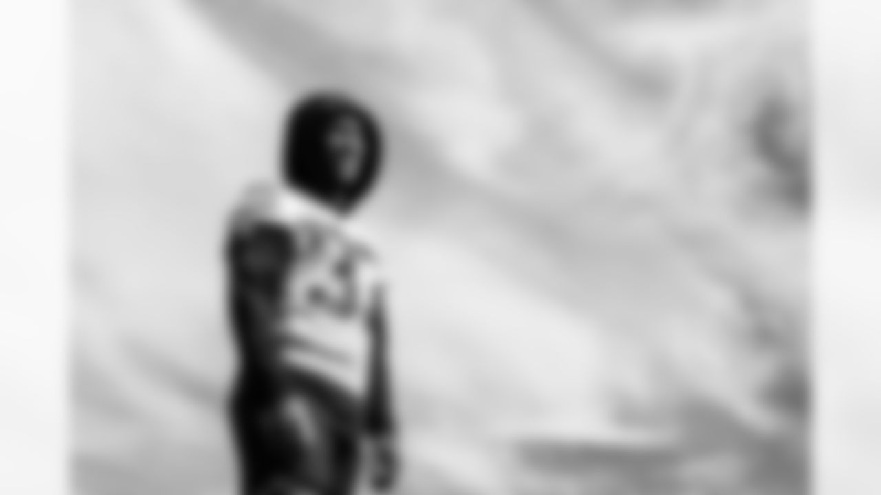 CB Mike Hilton #33