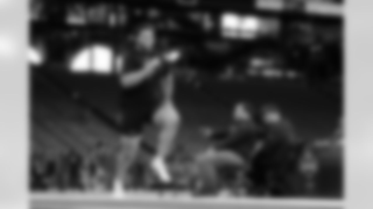 Florida offensive lineman Austin Barber (02) runs the 40-yard dash during the 2026 NFL Scouting Combine on Sunday, March 1, 2026 in Indianapolis, Indiana. (Cooper Neill/NFL)