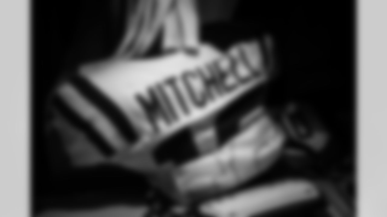 WR Adonai Mitchell #10
