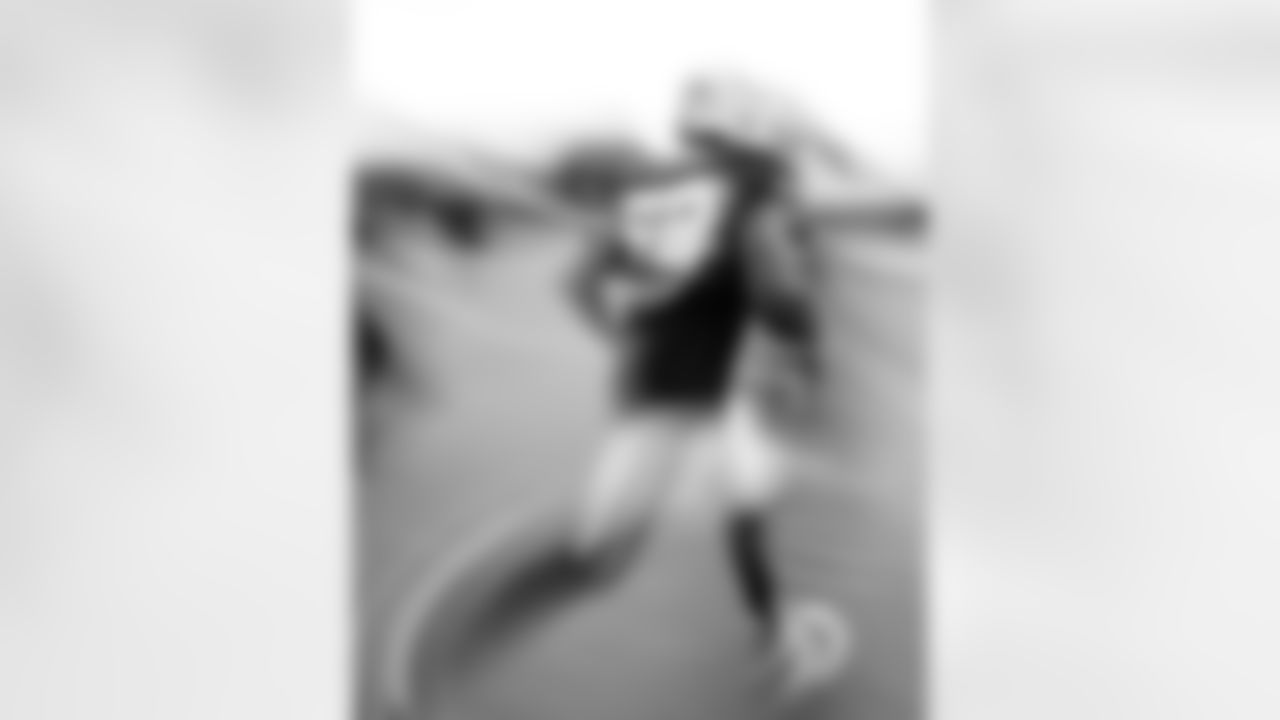 DL Samson Ebukam #52