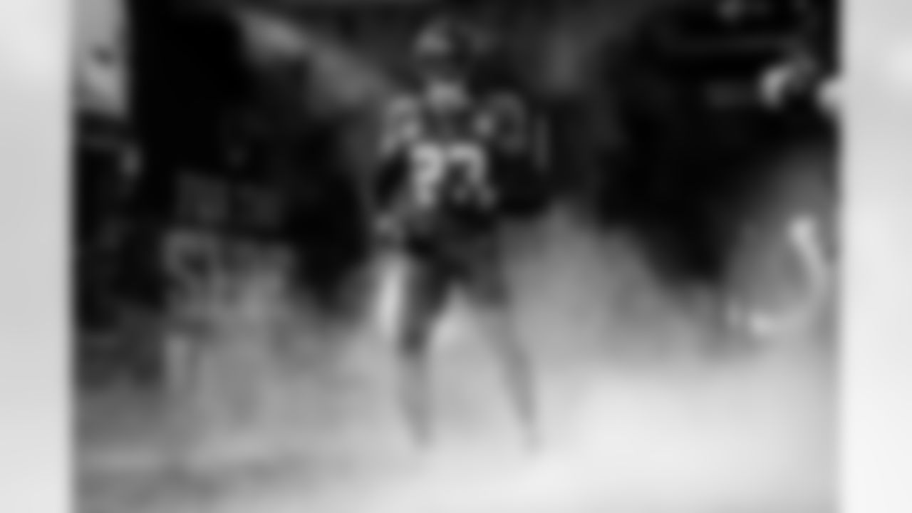 CB Kenny Moore II #23