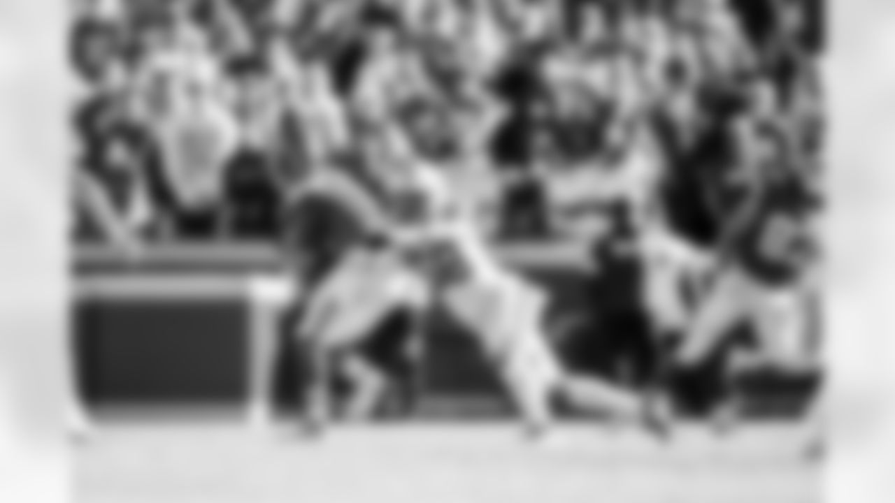 LB Austin Ajiake #58