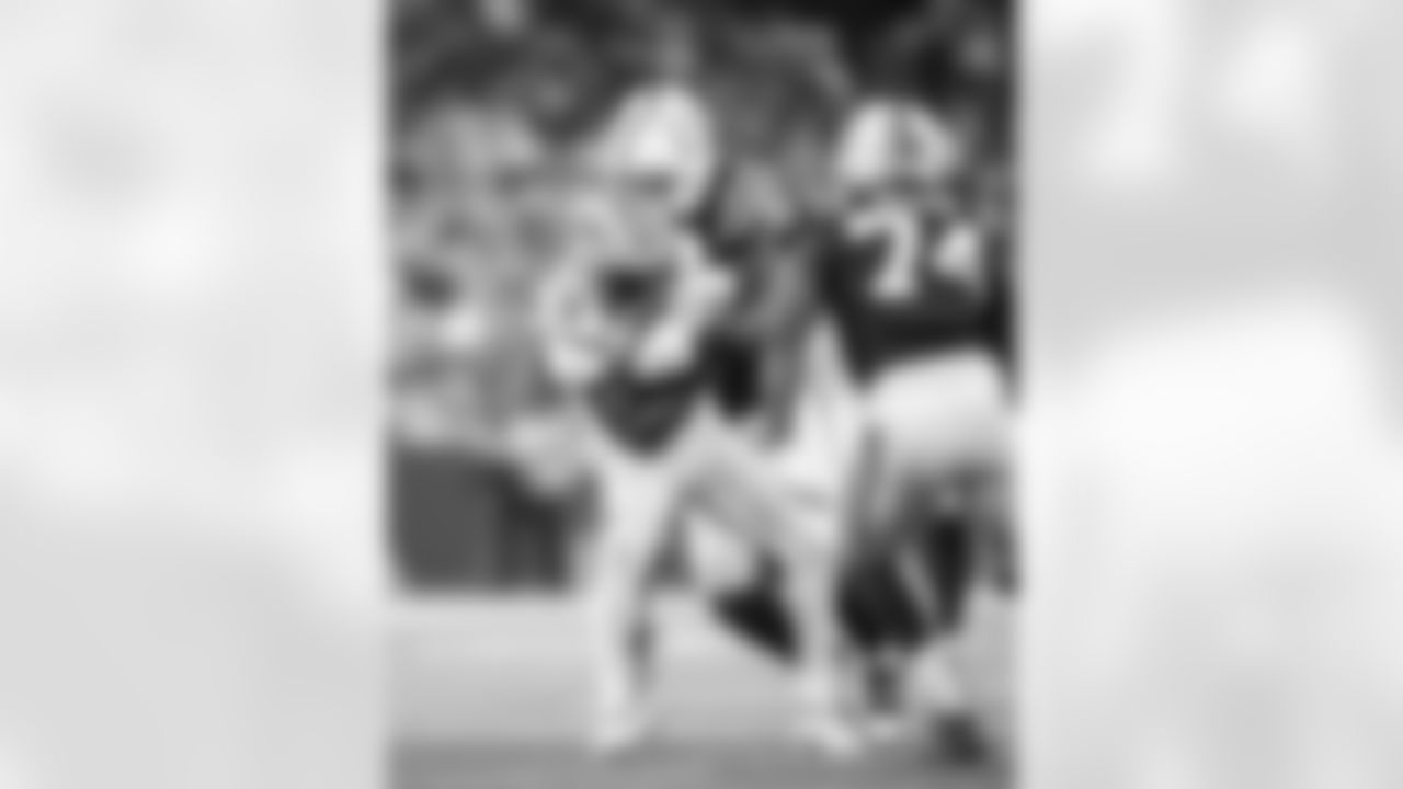 DE Durell Nchami #74