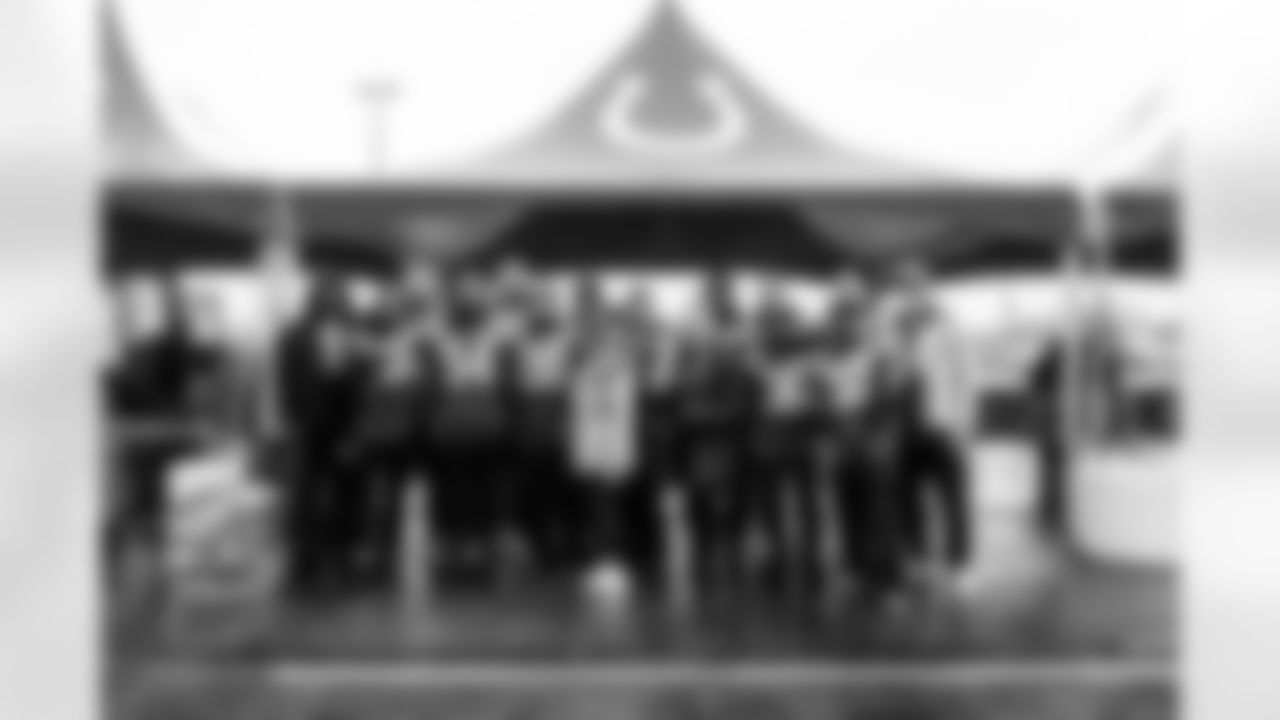 2025_1125_Horseshoe_Helpings_88952