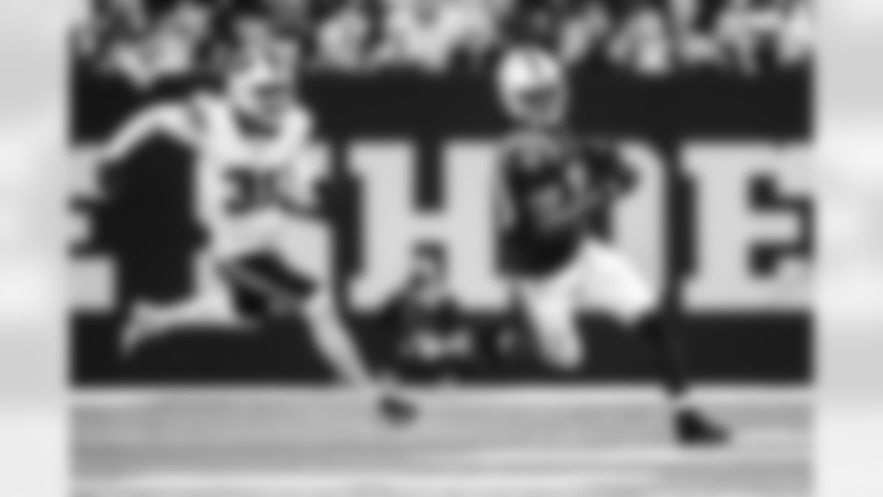 10 WR Adonai Mitchell