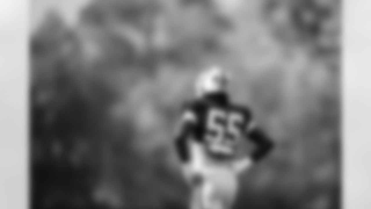 DE Isaiah Land #55