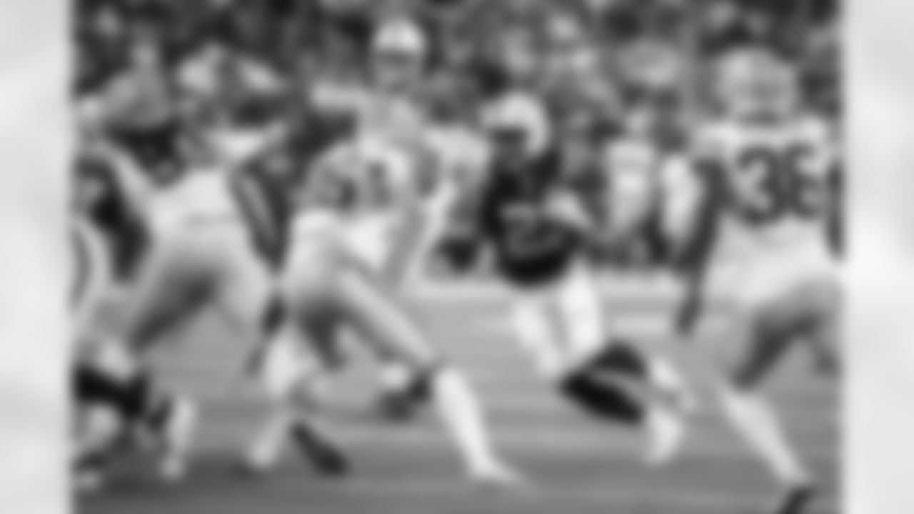 RB DJ Giddens #21