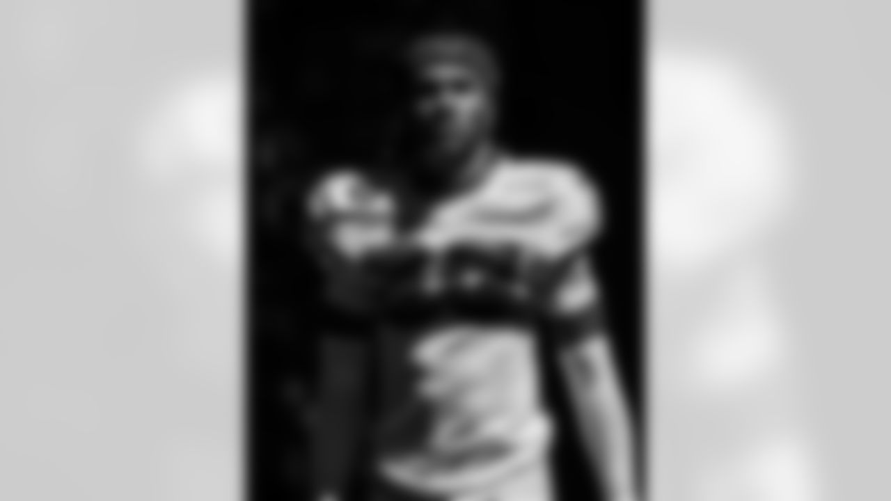 CB B.J. Mayes #36