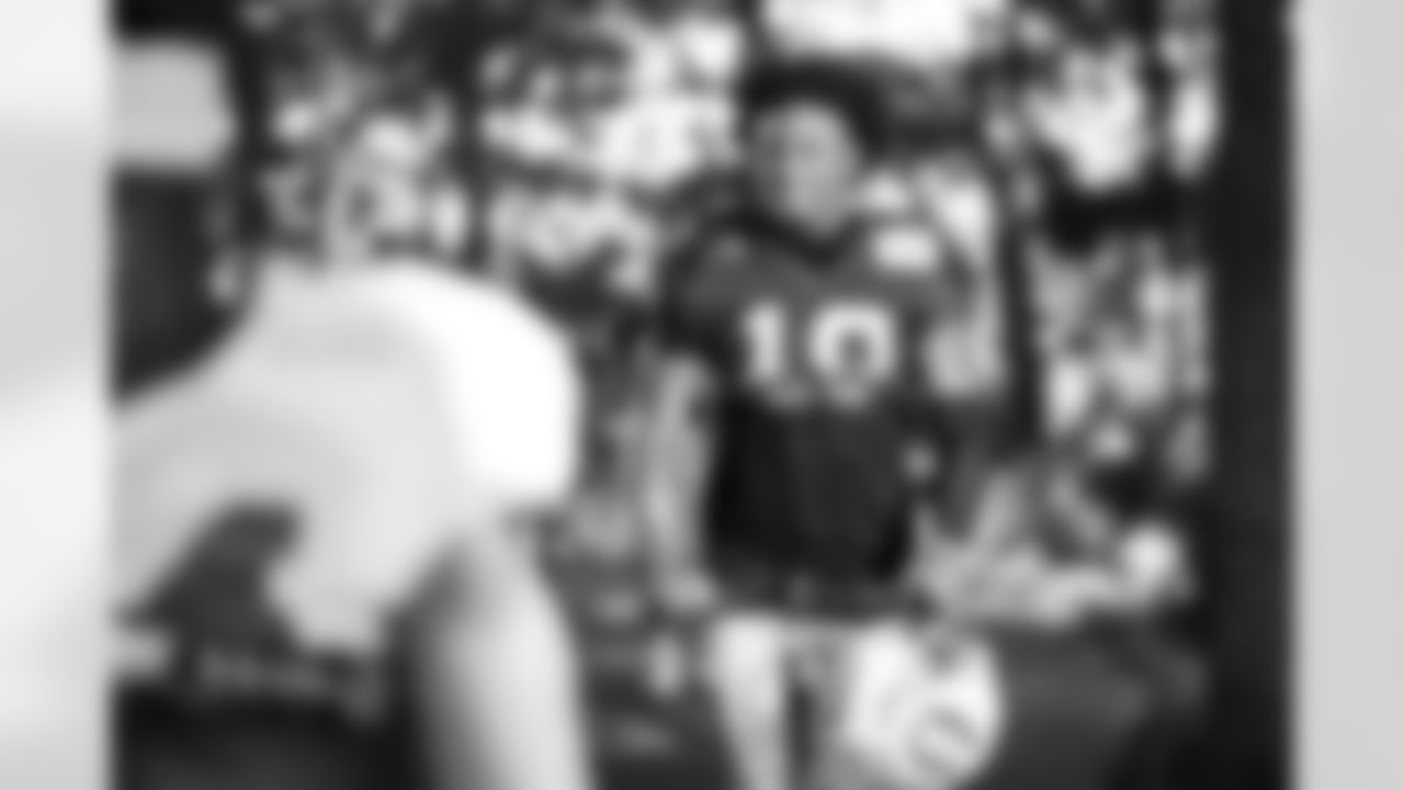 WR Adonai Mitchell #10