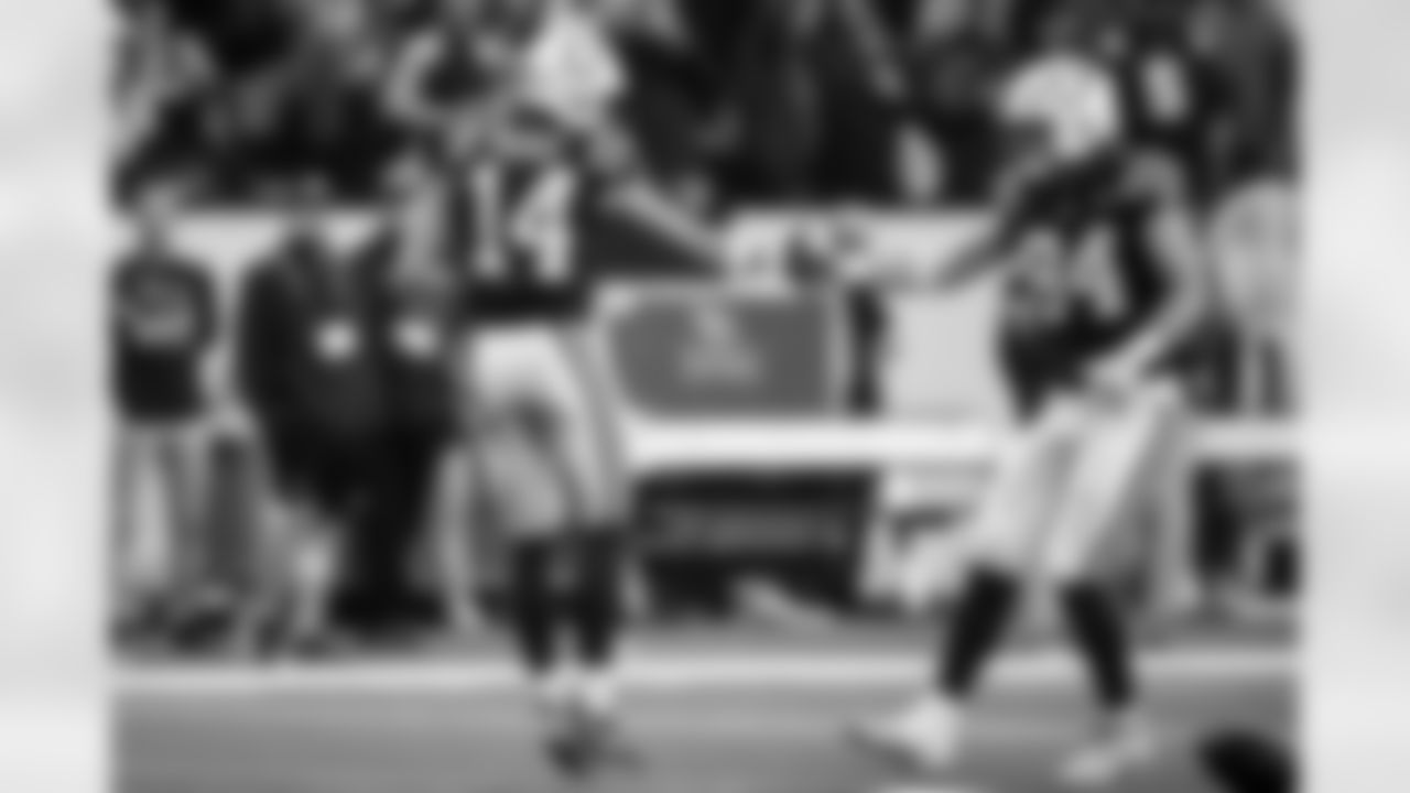 WR Alec Pierce #14 and TE Tyler Warren #84
