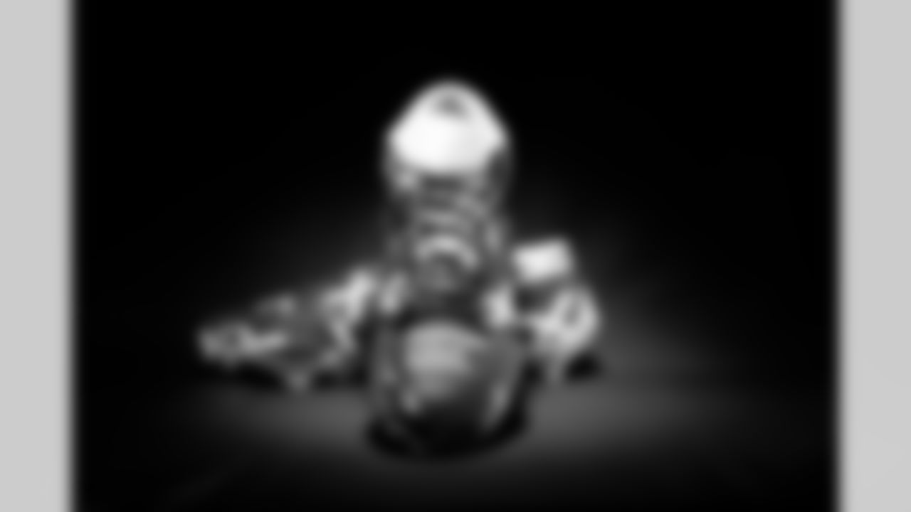 LB Austin Ajiake #58