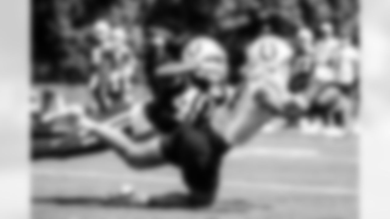 CB Jaylon Jones #40 and WR Alec Pierce #14