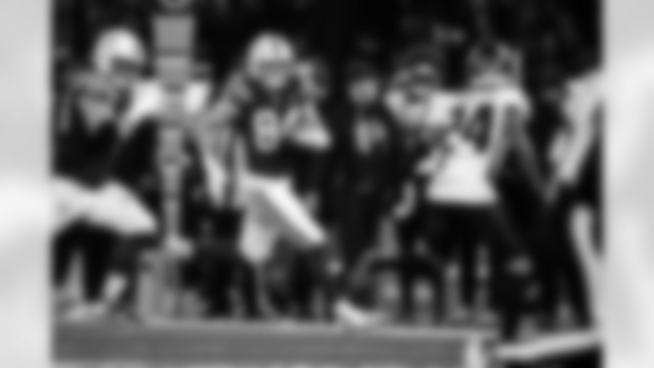 G Quenton Nelson #56 and TE Tyler Warren #84