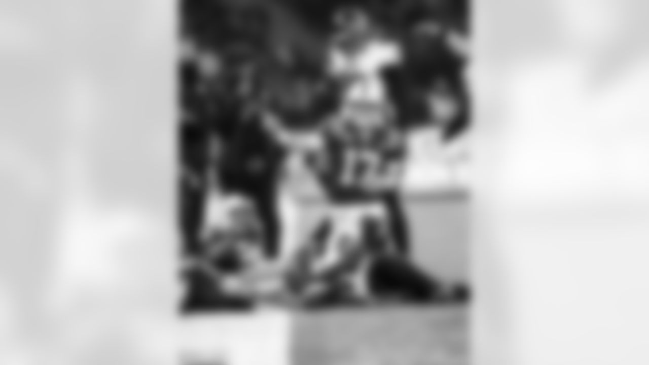 RB Jonathan Taylor #28 and QB Daniel Jones #17