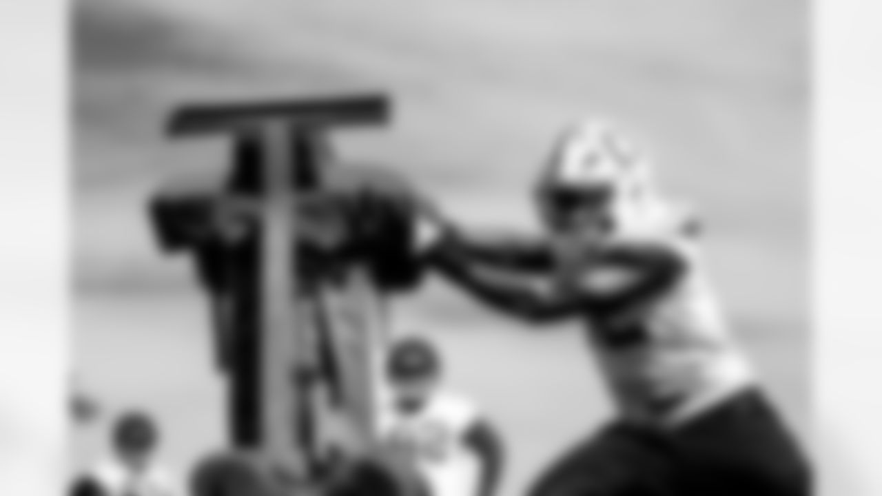 DL Samson Ebukam #52