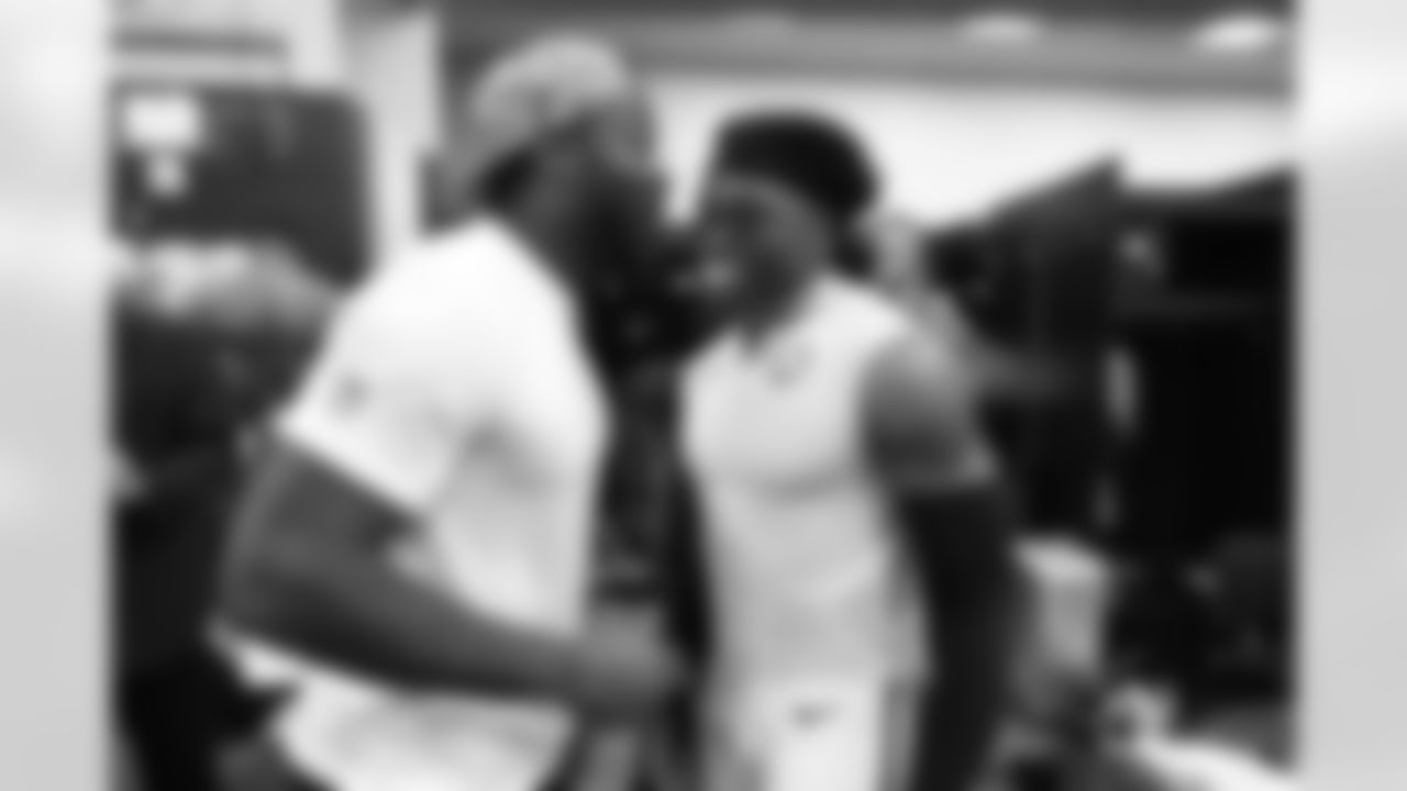 44 LB Zaire Franklin, 23 CB Kenny Moore II