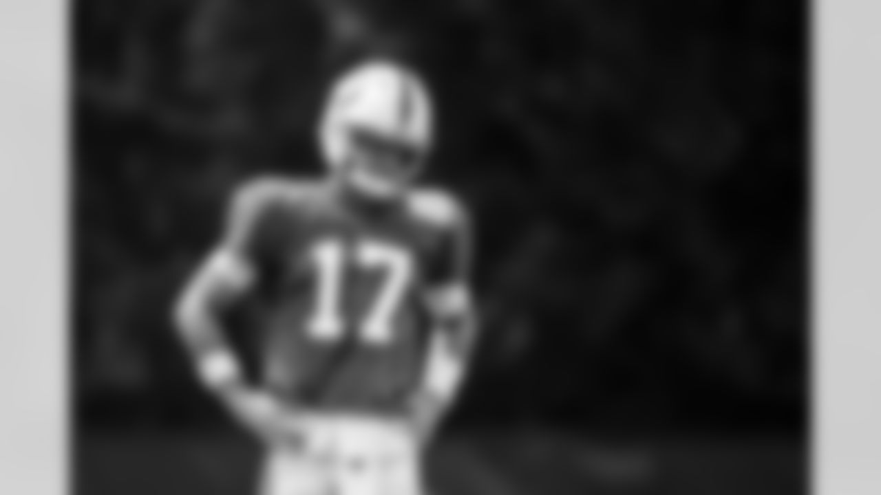 QB Daniel Jones #17