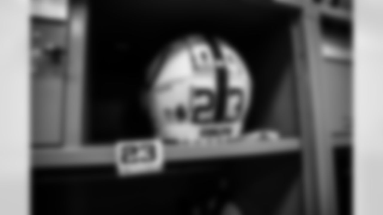 CB Kenny Moore II #23